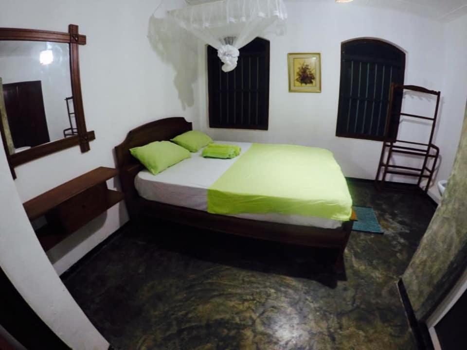Villa Lagoonedge Hikkaduwa Esterno foto