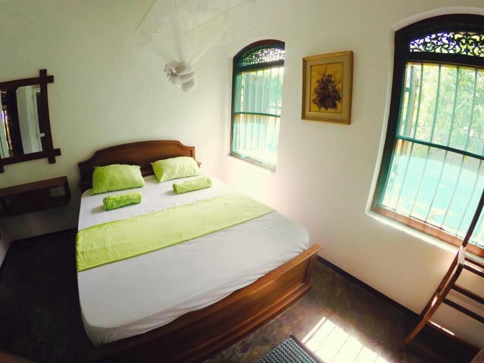 Villa Lagoonedge Hikkaduwa Esterno foto