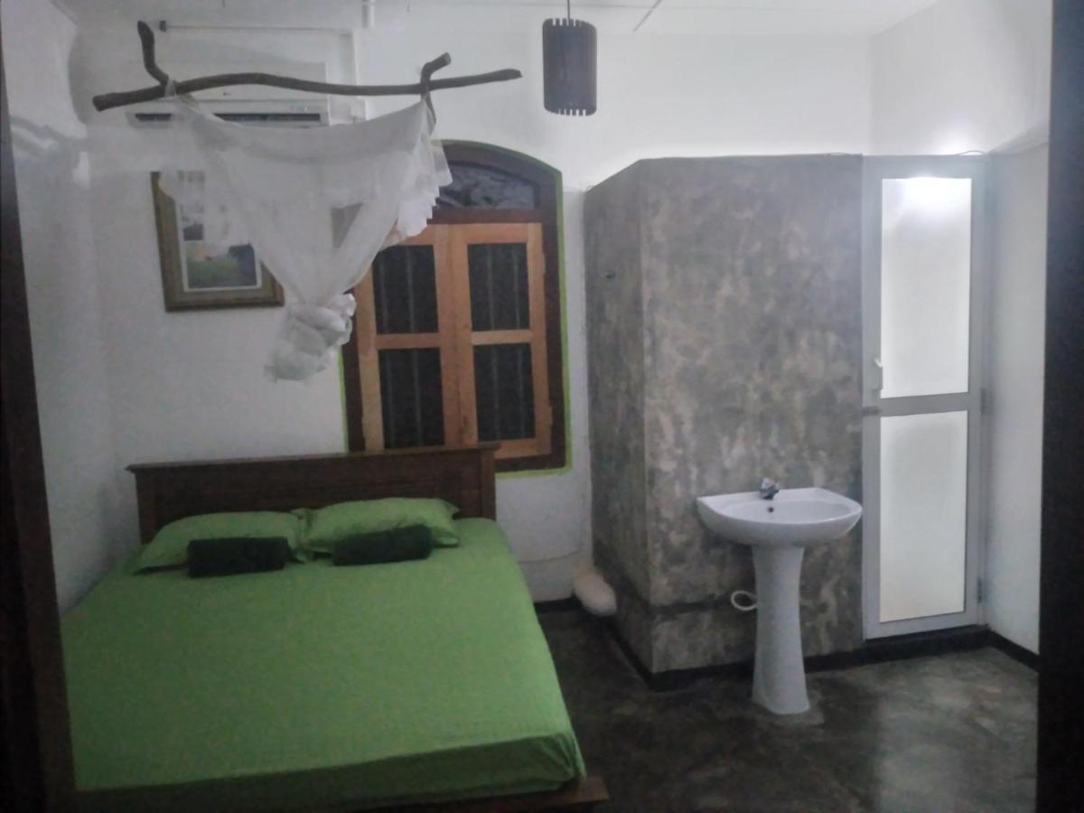 Villa Lagoonedge Hikkaduwa Esterno foto