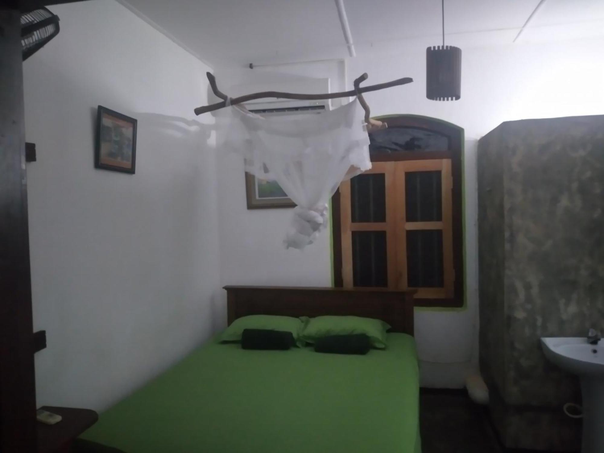 Villa Lagoonedge Hikkaduwa Esterno foto